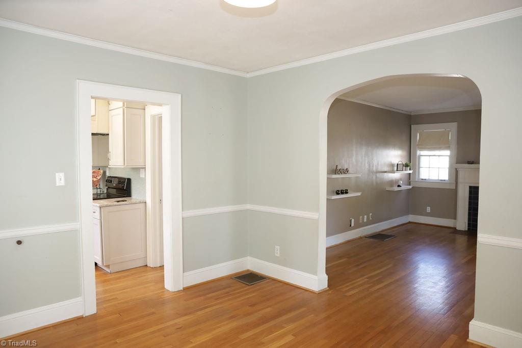 1805 W Friendly Avenue