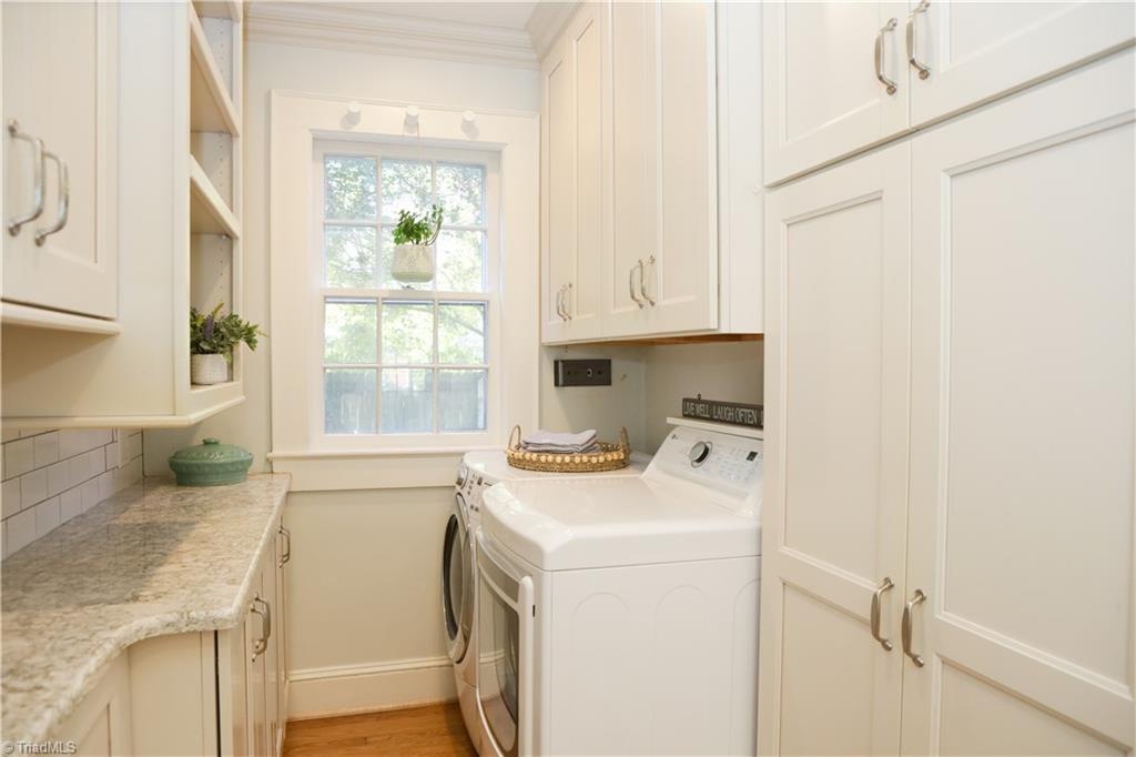 1805 W Friendly Avenue