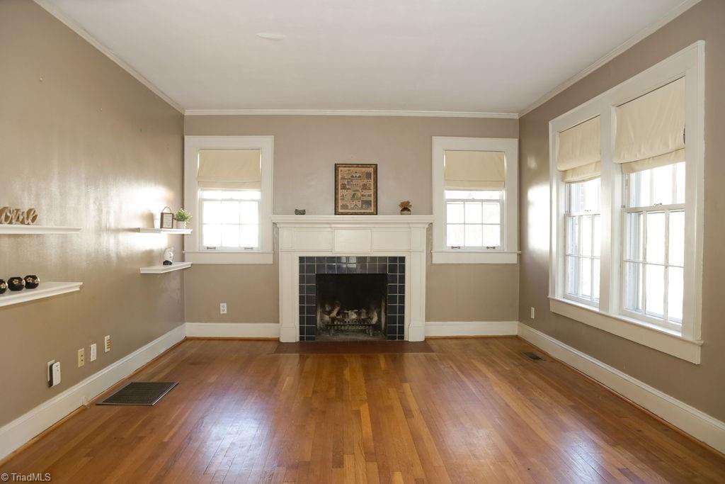 1805 W Friendly Avenue