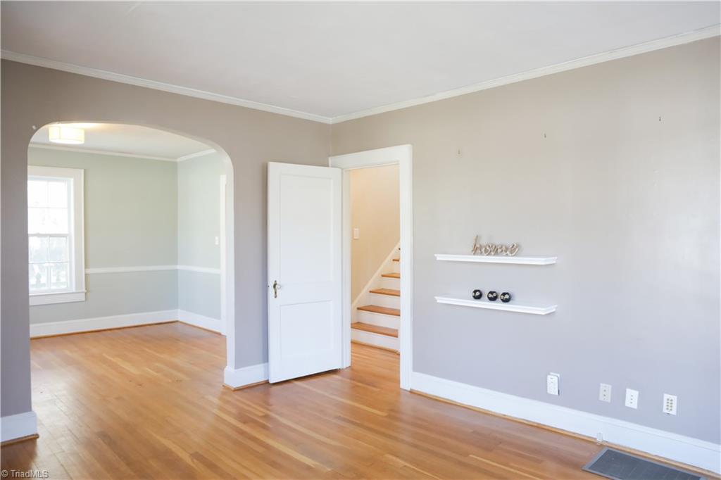 1805 W Friendly Avenue