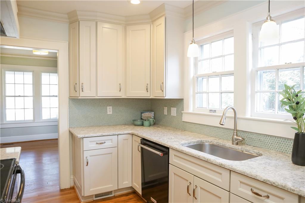 1805 W Friendly Avenue