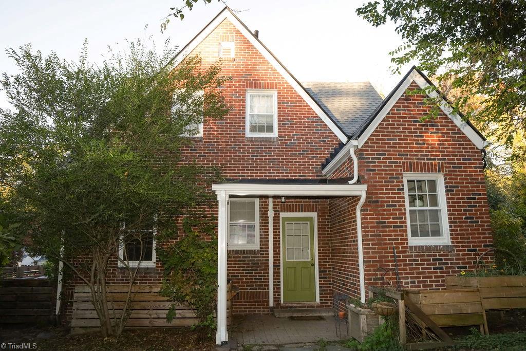 1805 W Friendly Avenue