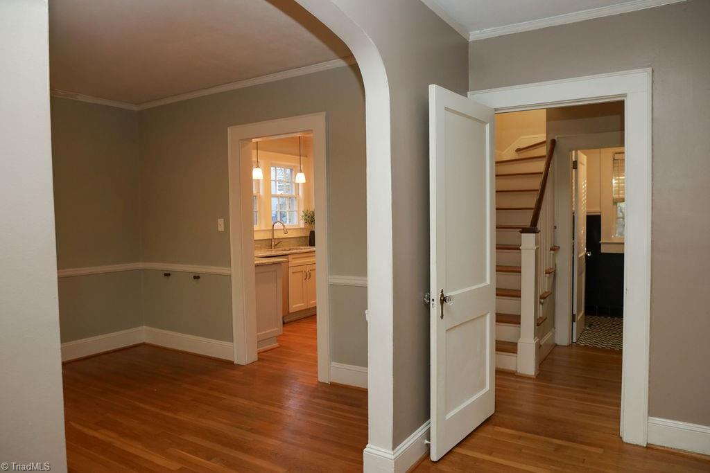 1805 W Friendly Avenue