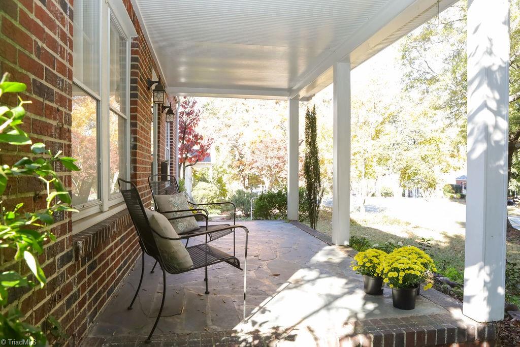 1805 W Friendly Avenue