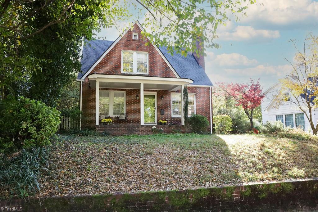 1805 W Friendly Avenue