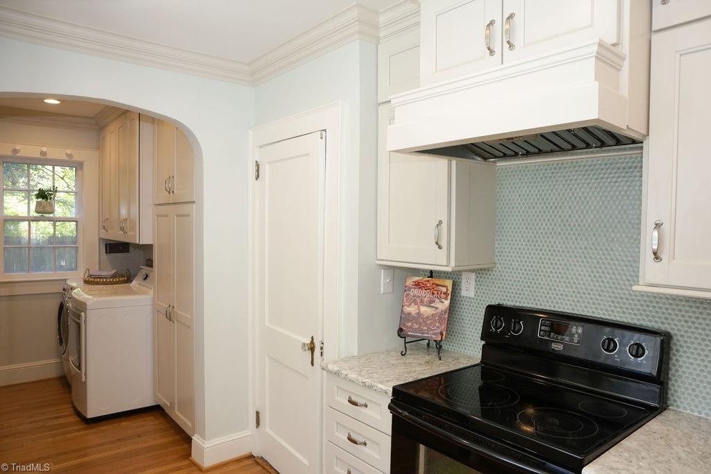 1805 W Friendly Avenue