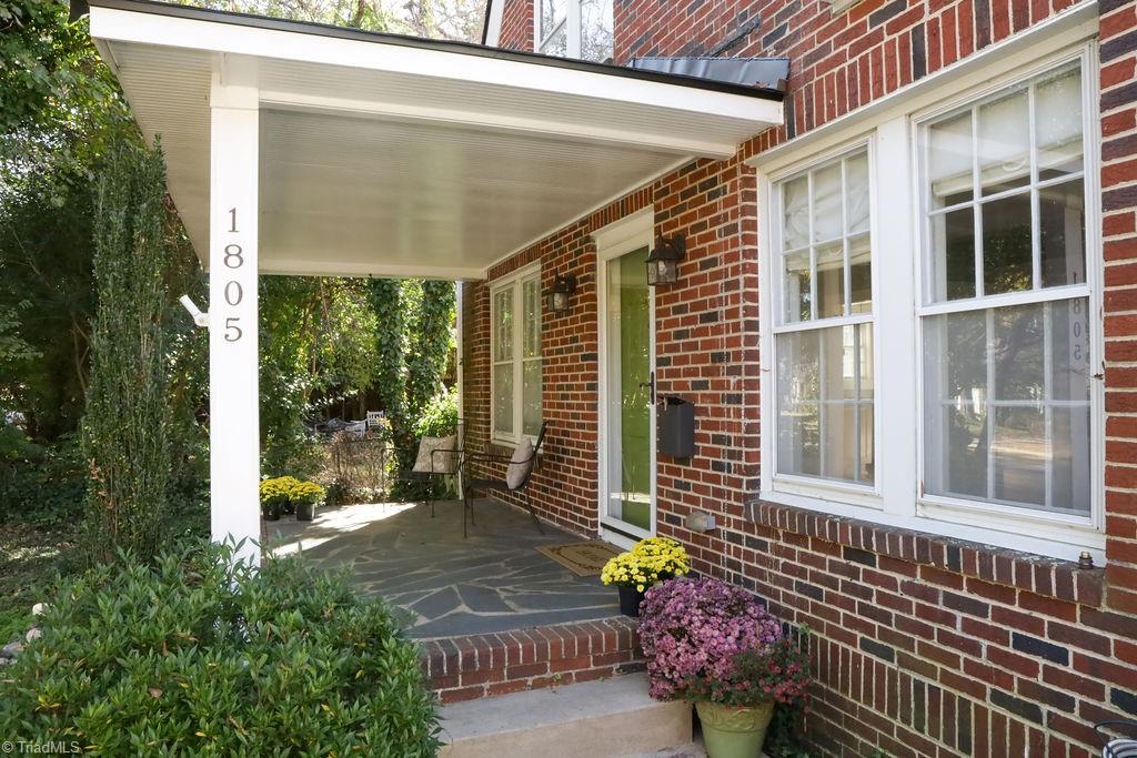 1805 W Friendly Avenue