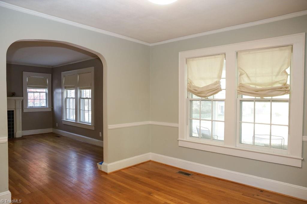 1805 W Friendly Avenue