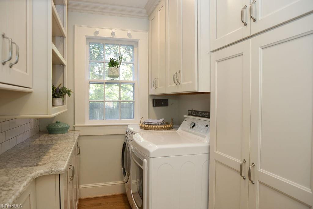 1805 W Friendly Avenue