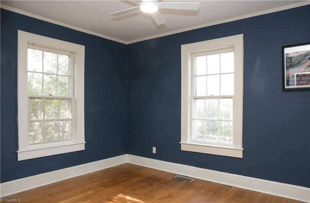 1805 W Friendly Avenue