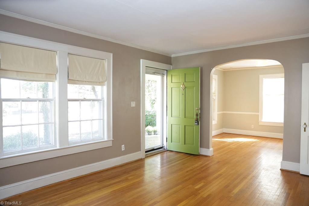 1805 W Friendly Avenue