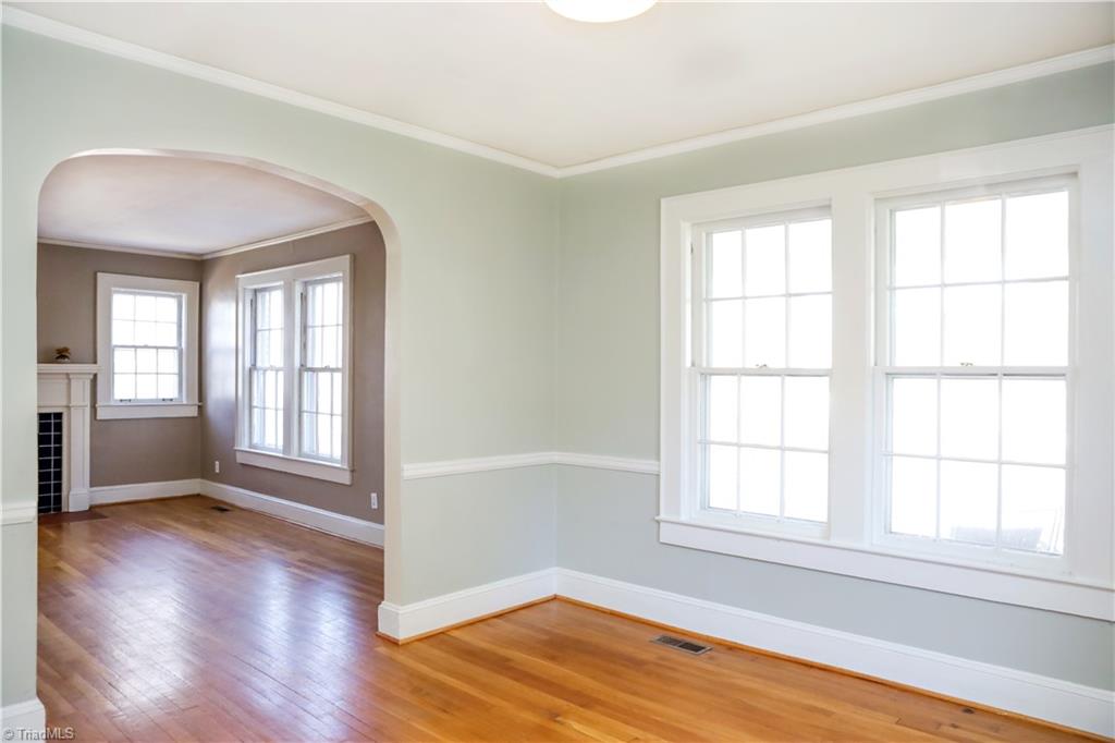 1805 W Friendly Avenue