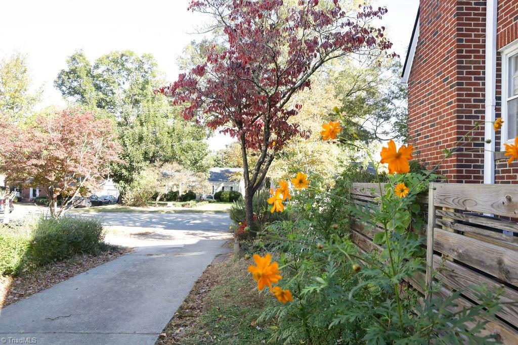 1805 W Friendly Avenue