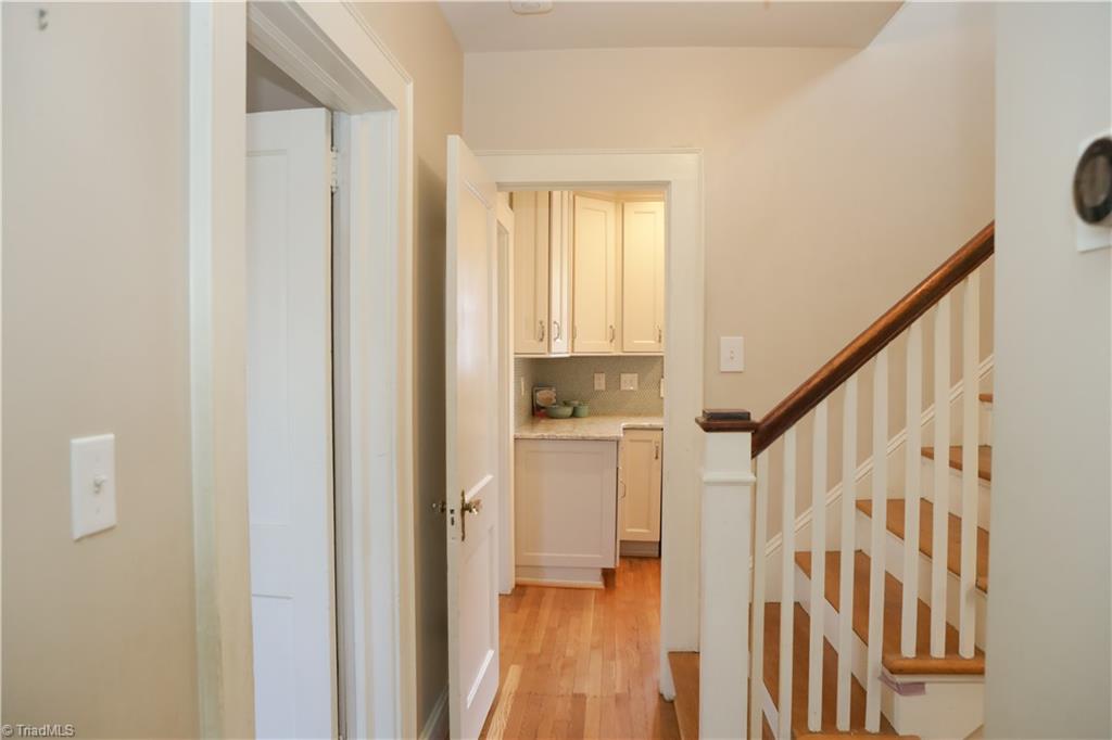 1805 W Friendly Avenue