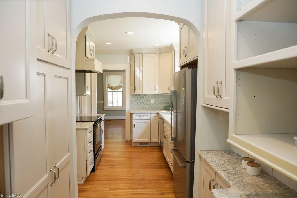 1805 W Friendly Avenue