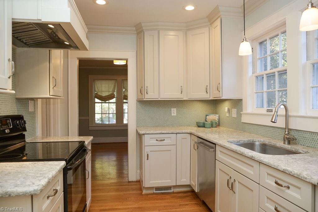 1805 W Friendly Avenue