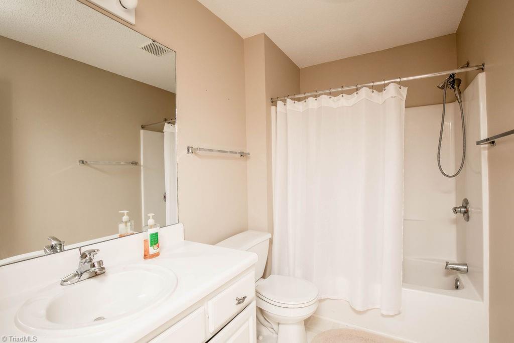 2630 Ingleside Drive # 2D
