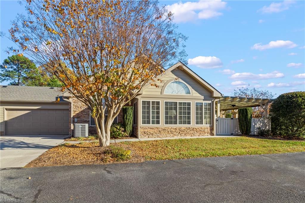4332 Grassy Moss Drive