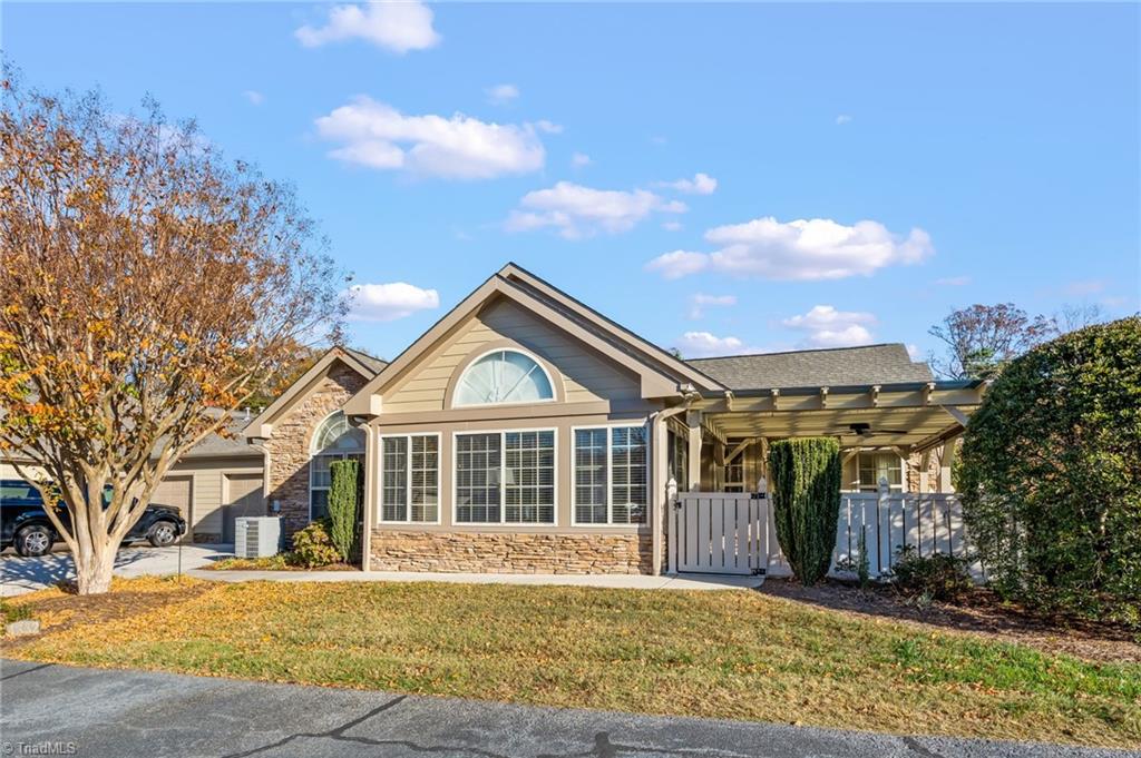 4332 Grassy Moss Drive