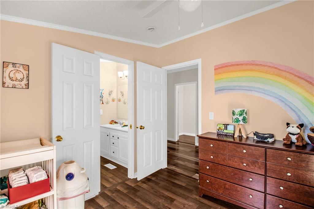 305 Whispering Oaks Drive