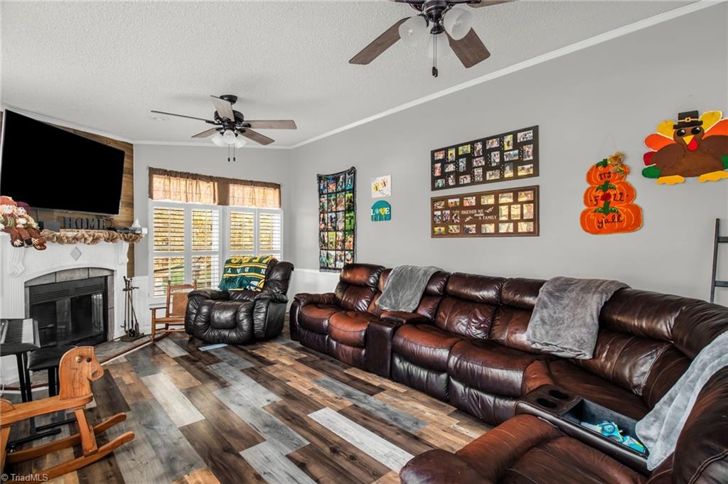 305 Whispering Oaks Drive