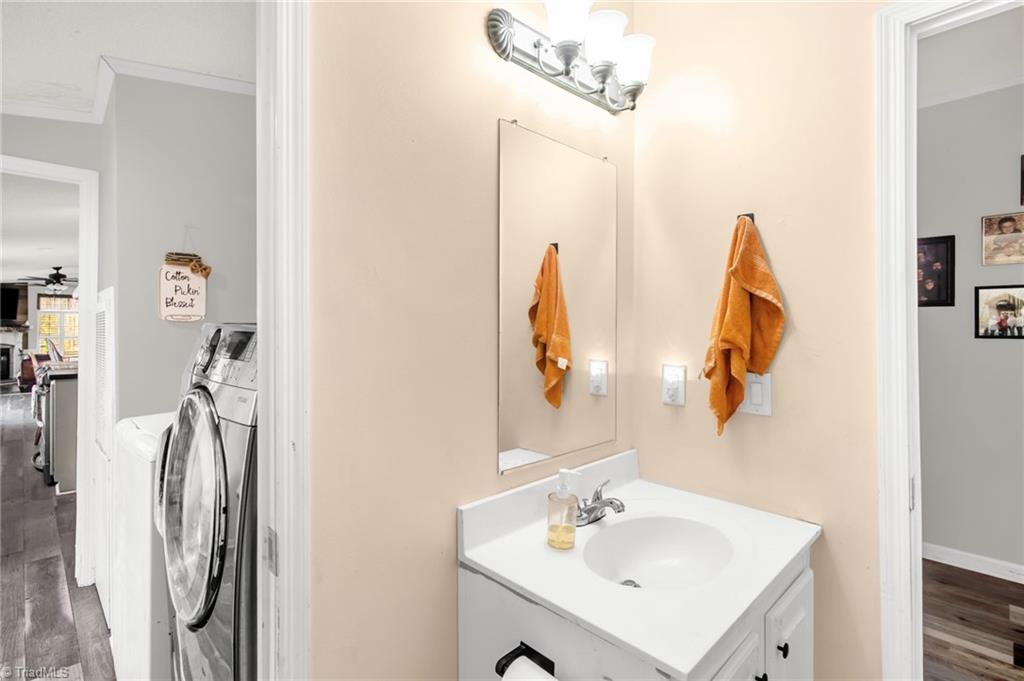 305 Whispering Oaks Drive