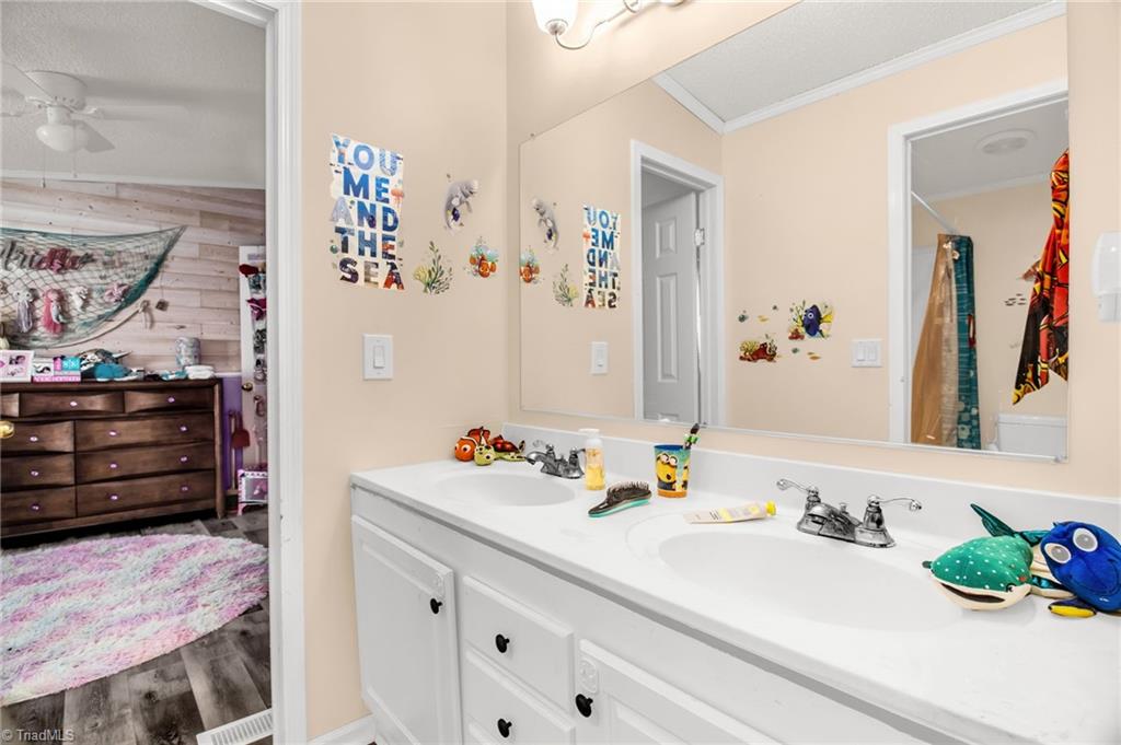 305 Whispering Oaks Drive