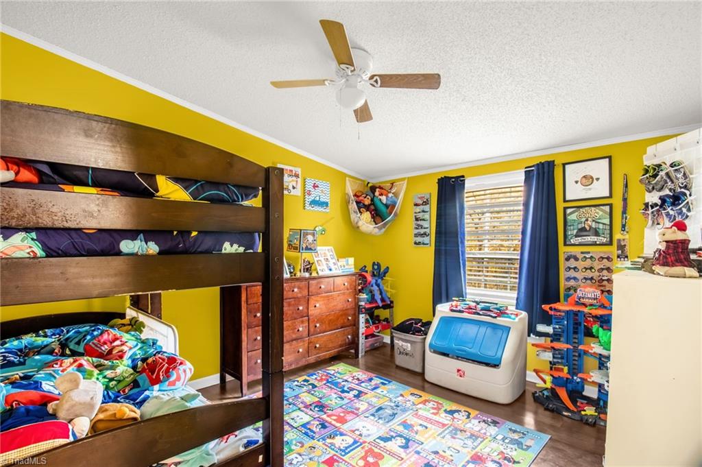 305 Whispering Oaks Drive