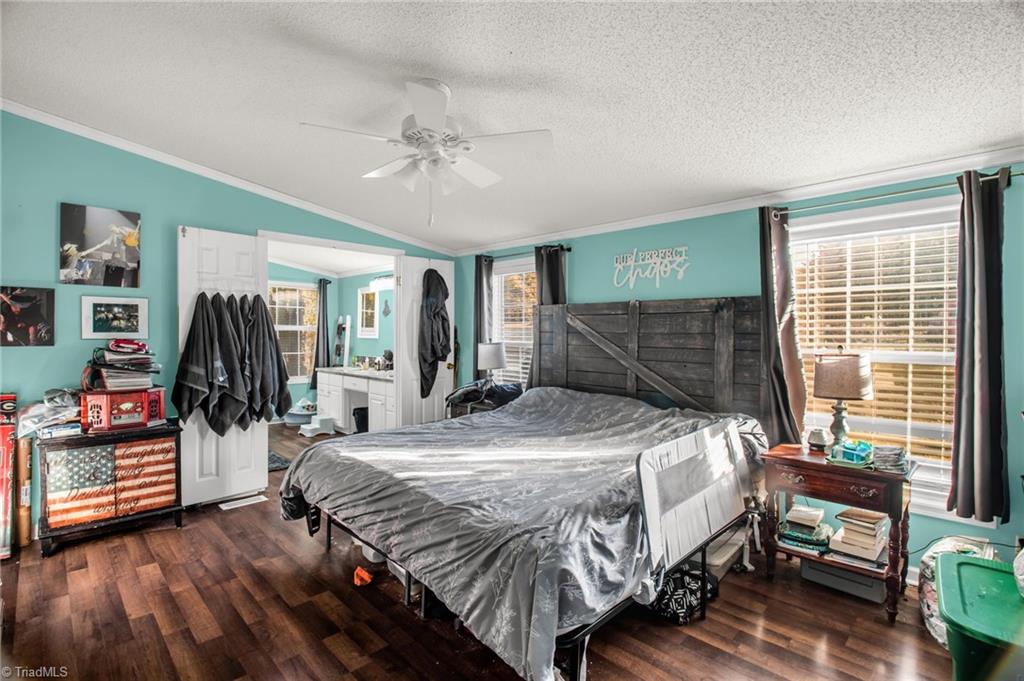 305 Whispering Oaks Drive