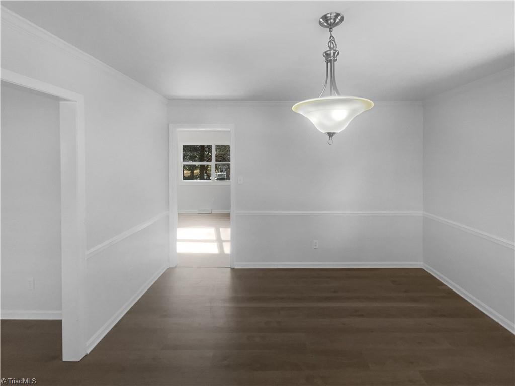 2297 Lakeview Terrace