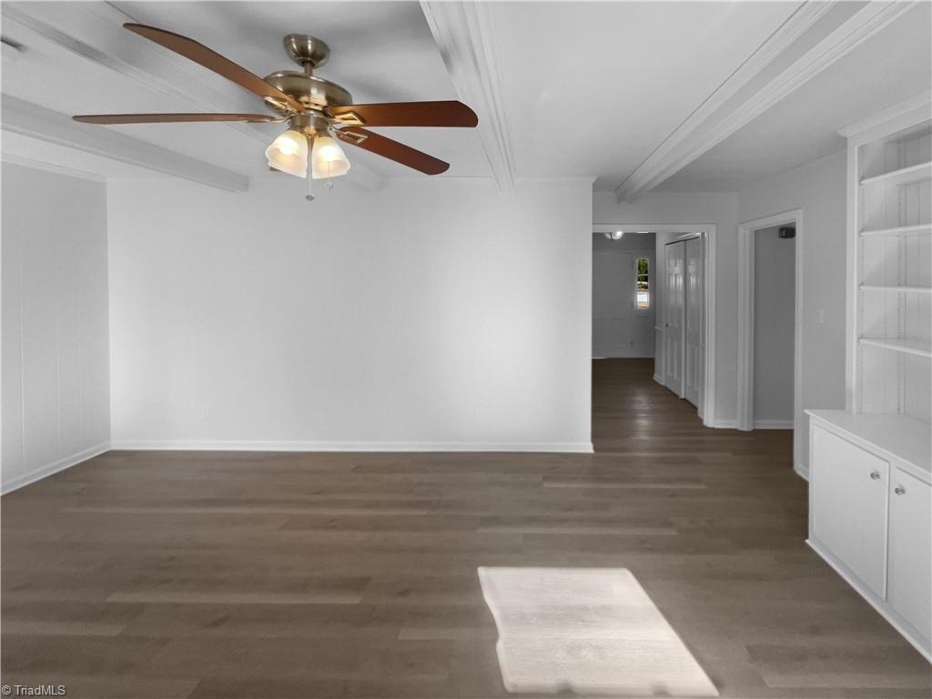 2297 Lakeview Terrace