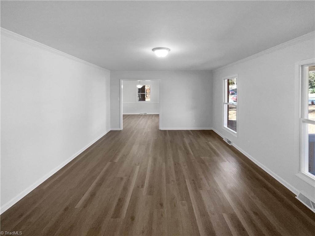2297 Lakeview Terrace