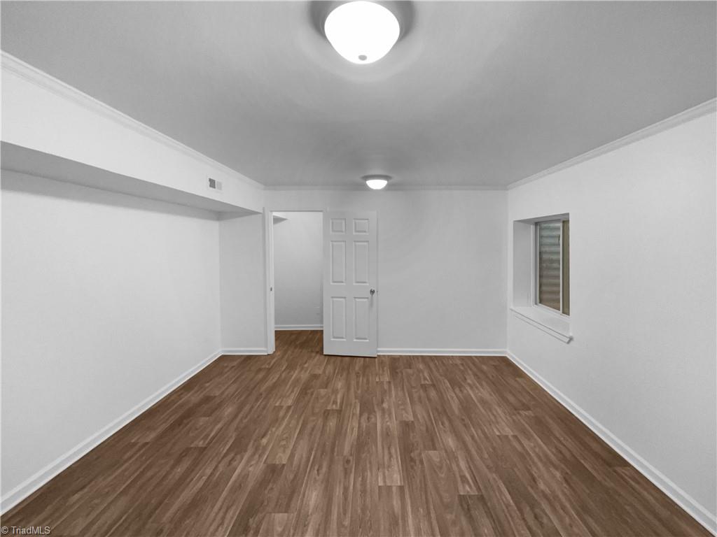 2297 Lakeview Terrace