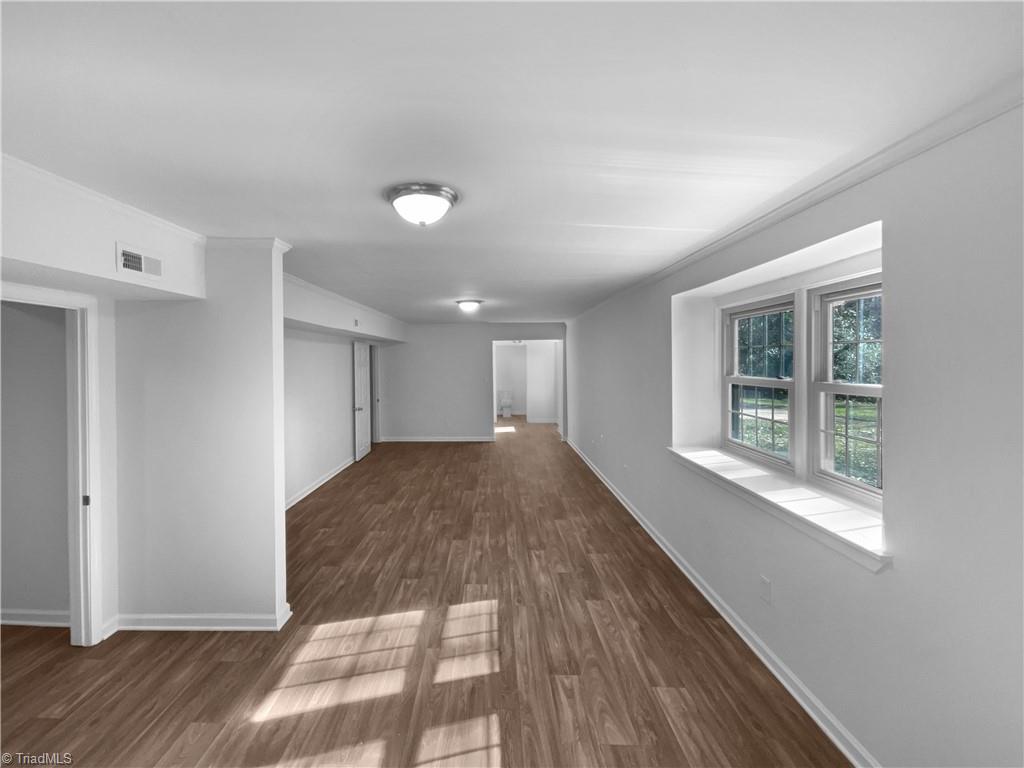 2297 Lakeview Terrace