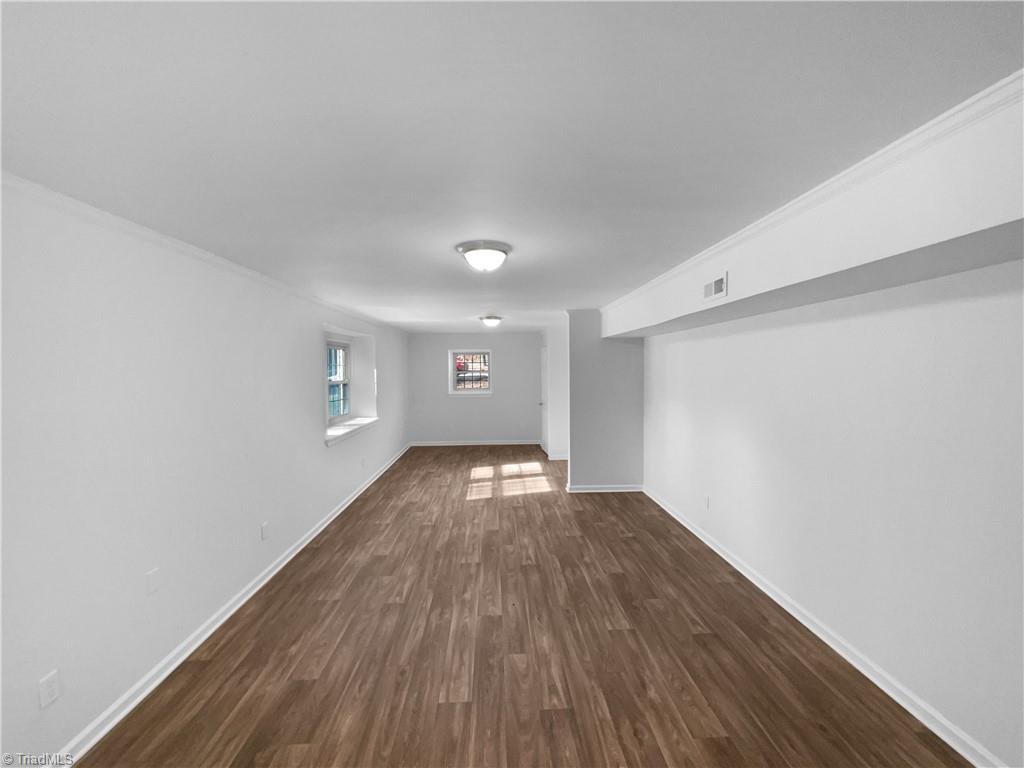 2297 Lakeview Terrace