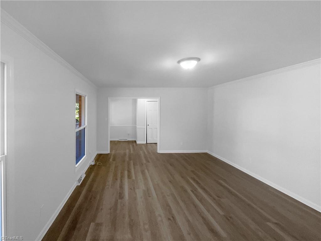 2297 Lakeview Terrace