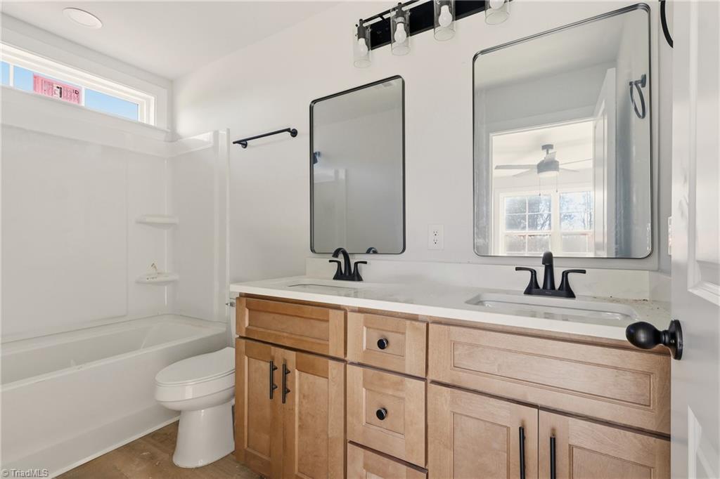 1679 Old Hollow Road, Winston-Salem