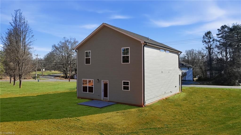 1679 Old Hollow Road, Winston-Salem