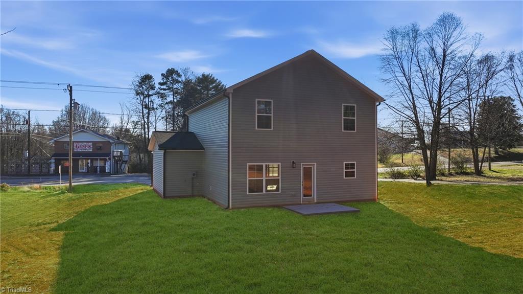 1679 Old Hollow Road, Winston-Salem