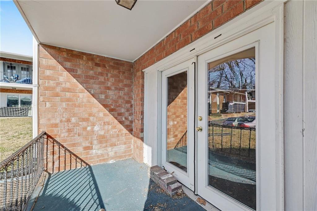 2829 N OHenry Boulevard