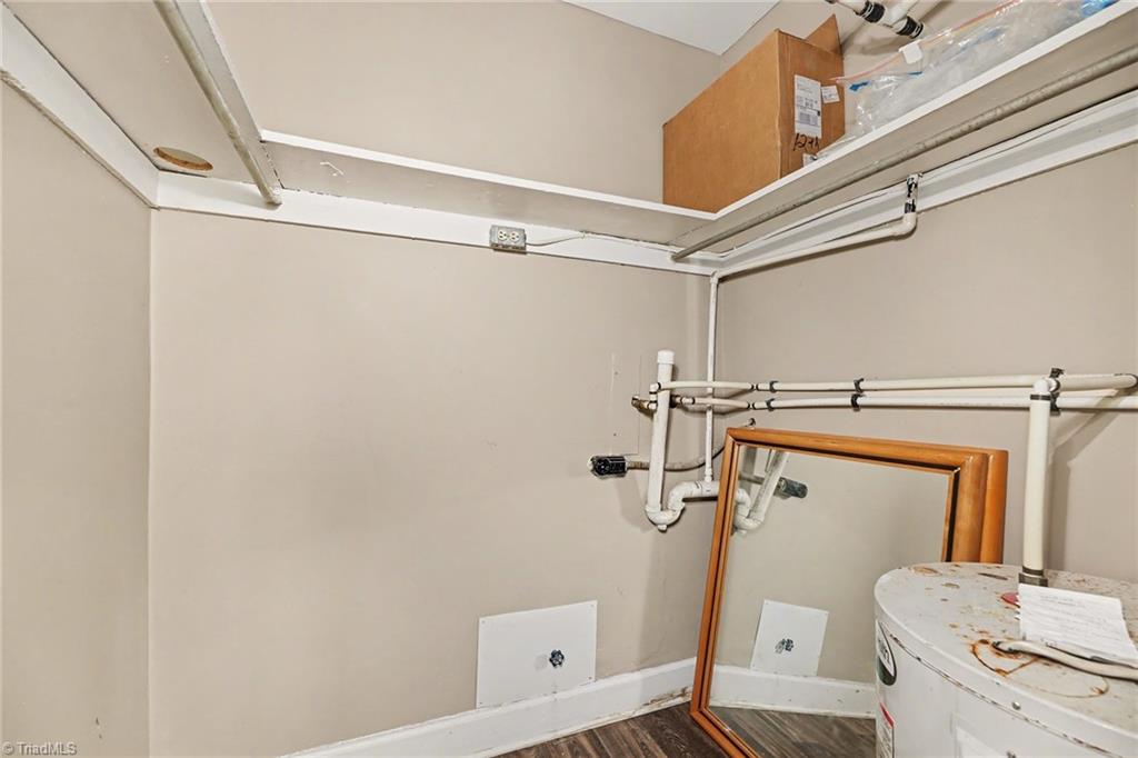 2829 N OHenry Boulevard