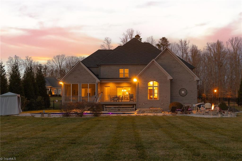 7497 Shadow Creek Drive