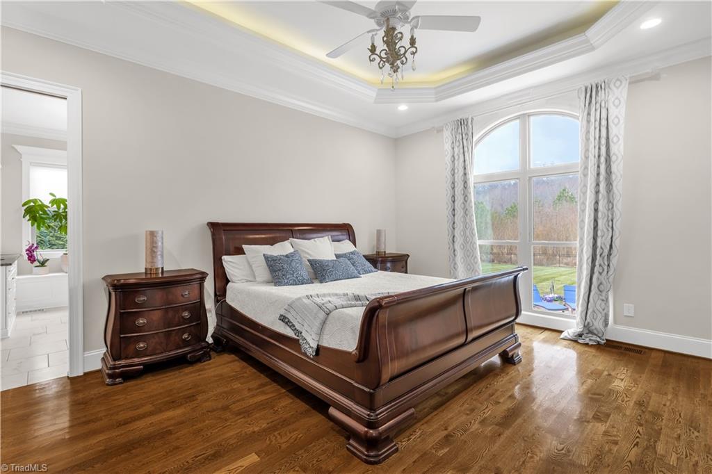 7497 Shadow Creek Drive