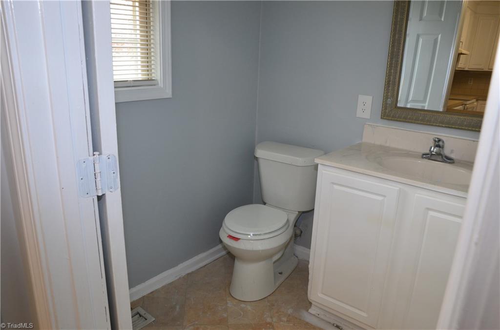 912 Mar Don Hills Circle, Winston-Salem