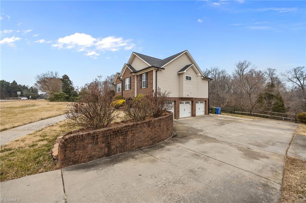 1180 Friedberg Church Road, Winston-Salem