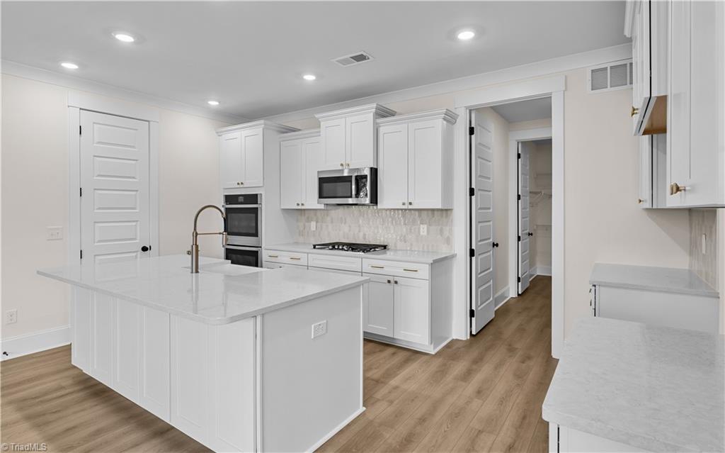 5600 Penguin Drive