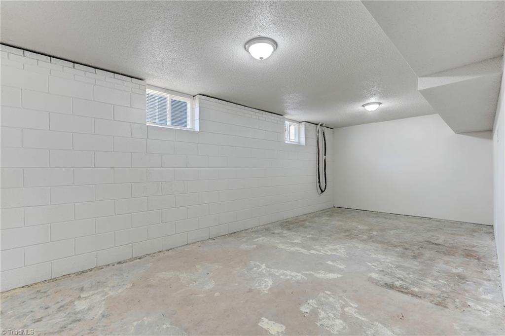 265 Braeburn Drive, Winston-Salem