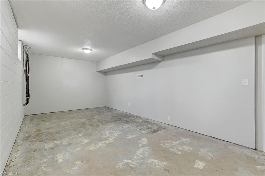 265 Braeburn Drive, Winston-Salem