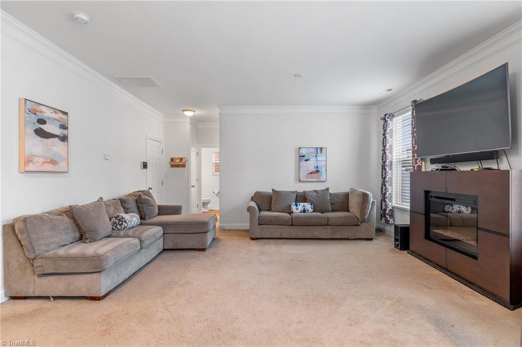 2211 Talon Drive, McLeansville