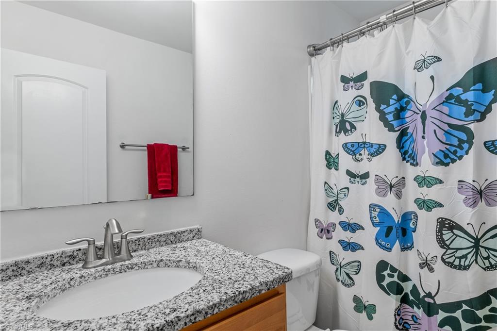 2211 Talon Drive, McLeansville